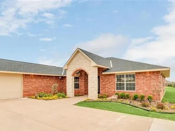 640 SW Dani Ann Ln, Lawton, OK 73505
