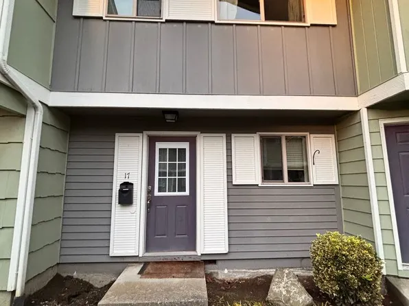 540 N Pine St APT 17, Burlington, WA 98233