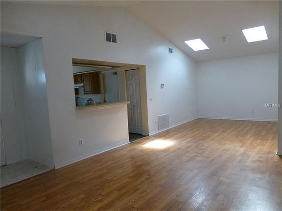 Living room/ dinning room combo