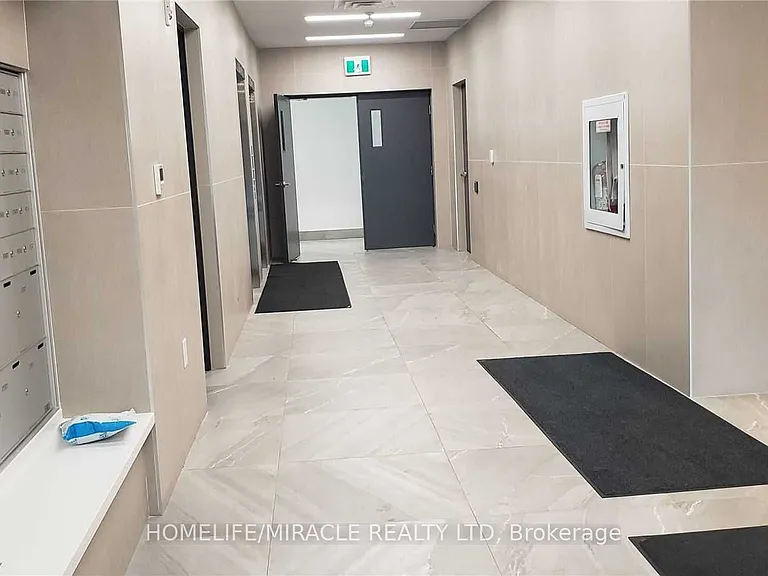 1 Wellington St #318 — Photo 3