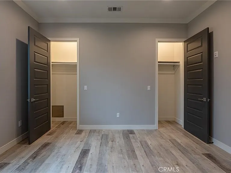 6940 Peach Ave — Photo 37