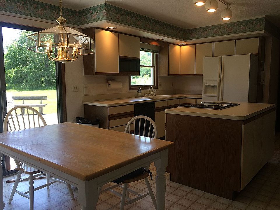 2nd image of 16535 Haskins Rd