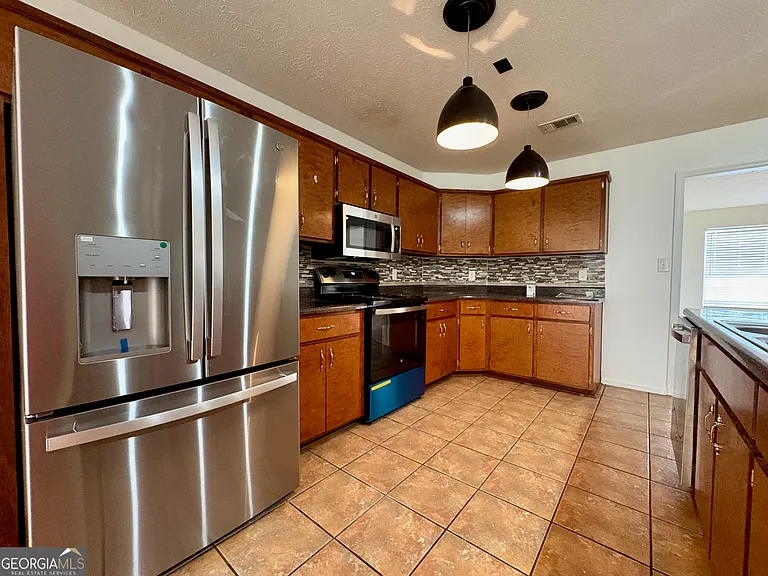 219 Fairway Dr — Photo 4