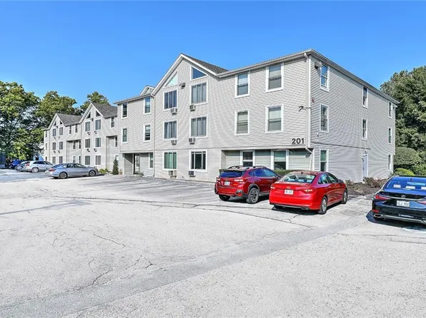 201 Woodlawn Ave APT 101, North Providence, RI 02904