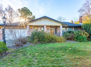 395 Rivella Vista Dr, Redding, CA 96001