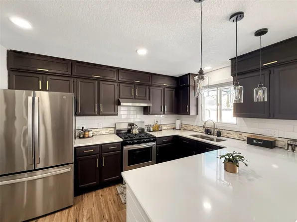 4137 SE 22nd St, Des Moines, IA 50320