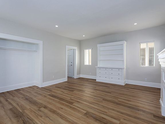 3rd image of 1711 E Ocean Blvd APT 3