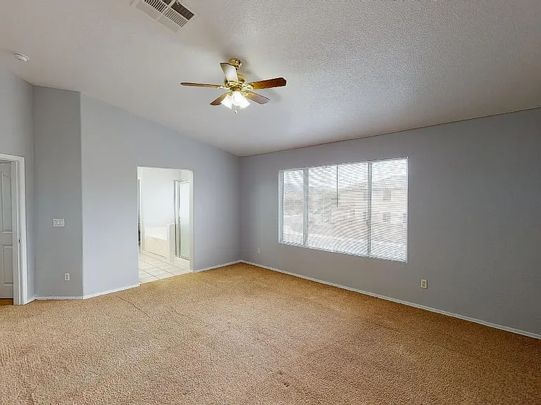 377 Ravensmere Ave — Photo 25