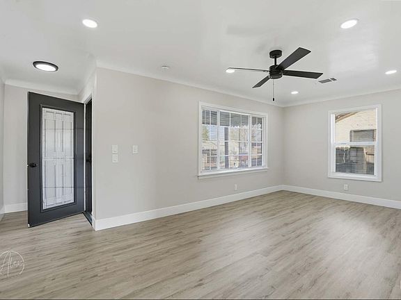 4th image of 1239 Washington Ave