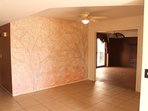 3rd image of 3325 Suzie Ln