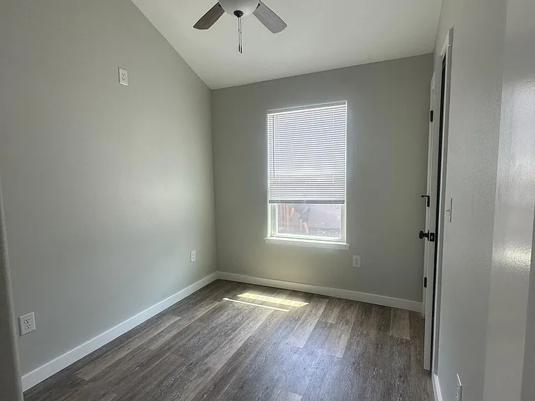 152 Camp Rd S #G — Photo 12