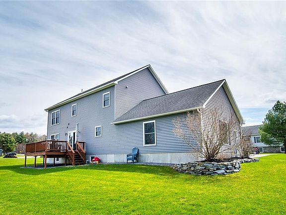 3rd image of 25382 Stewart Dr