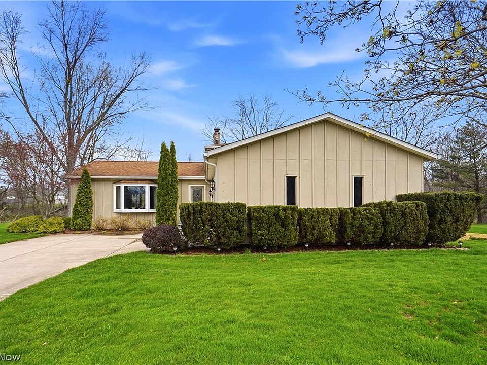 1st image of 3647 Carlisle Dr