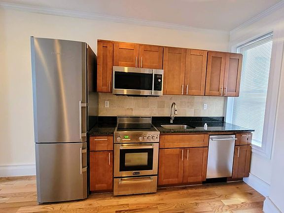 4th image of 42 W 65th St APT 4A