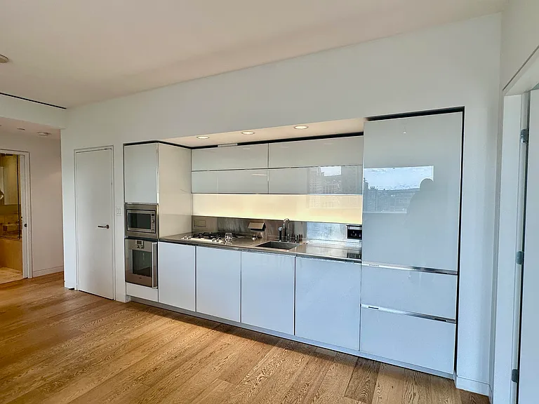 838 W Hastings St #24XX — Photo 9