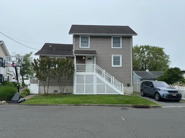 16 Cook St, Monmouth Beach, NJ 07750