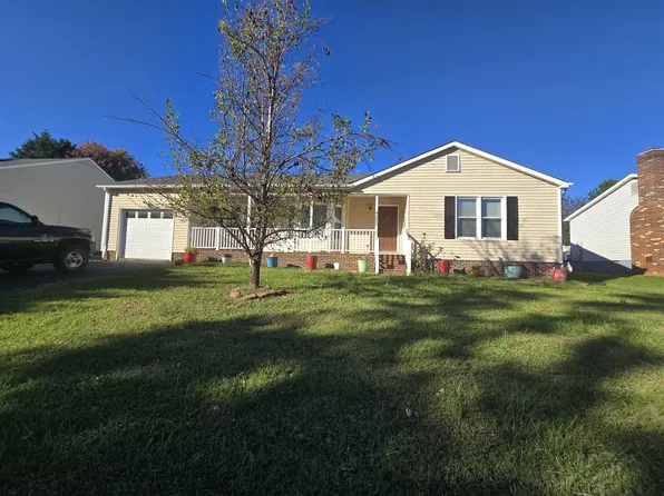 5801 Up A Way Dr, Fredericksburg, VA 22407