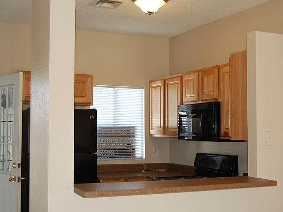 4th image of 1600 N Saba St Unit 182