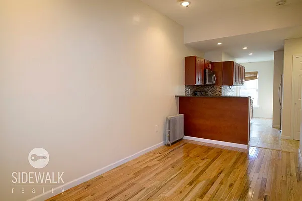 Rented by Sidewalk Realty LLC | media 4