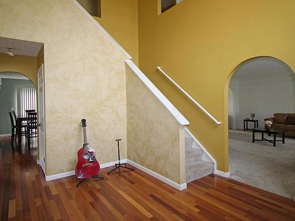 2nd image of 665 Sleigh Ct