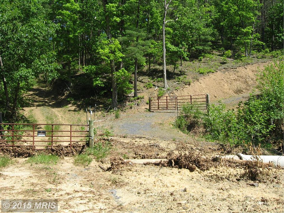 1st image of 241 Lemming Ln