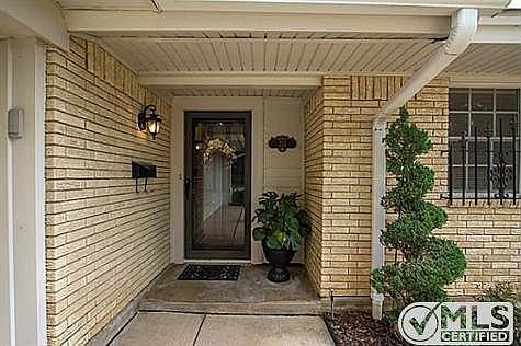 3rd image of 213 Primrose Hill St