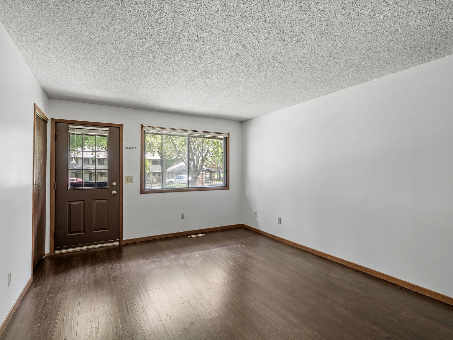 Zenith Lane, Eden Prairie (13317) LS ER1 - 1 — Photo 4