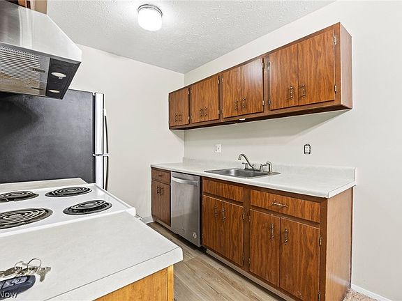 3rd image of 16400 Heather Ln #F101