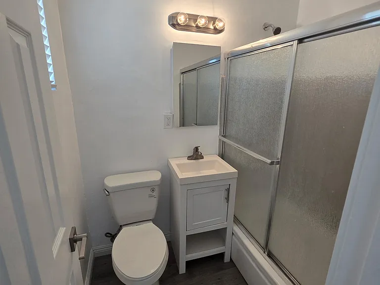 10700 Francis Pl #8 — Photo 6