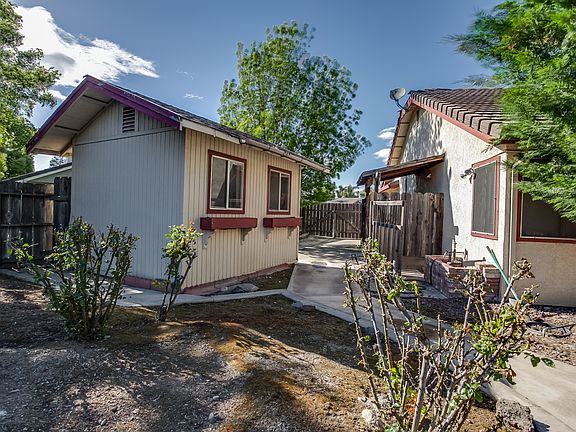 3rd image of 4608 Berkshire Pl