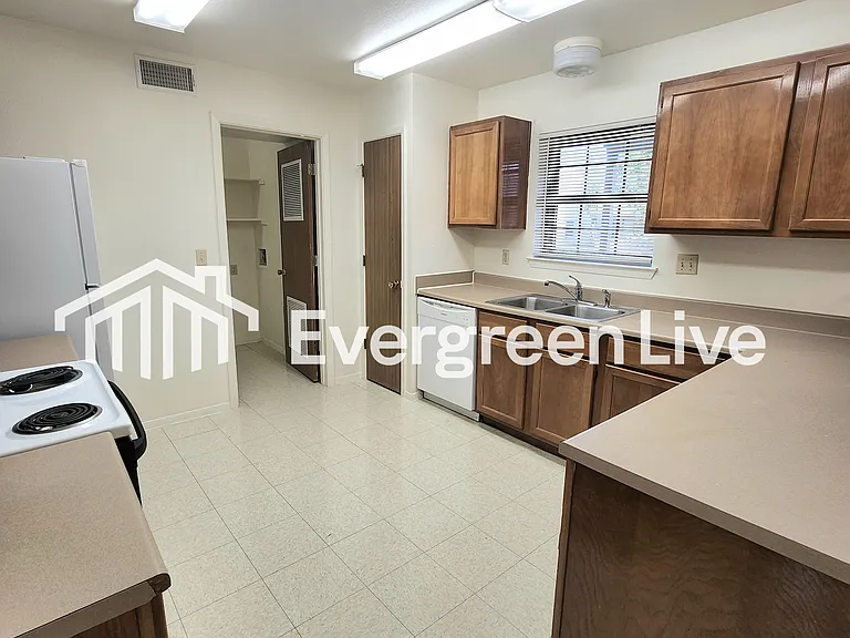 233 Raven Dr — Photo 8