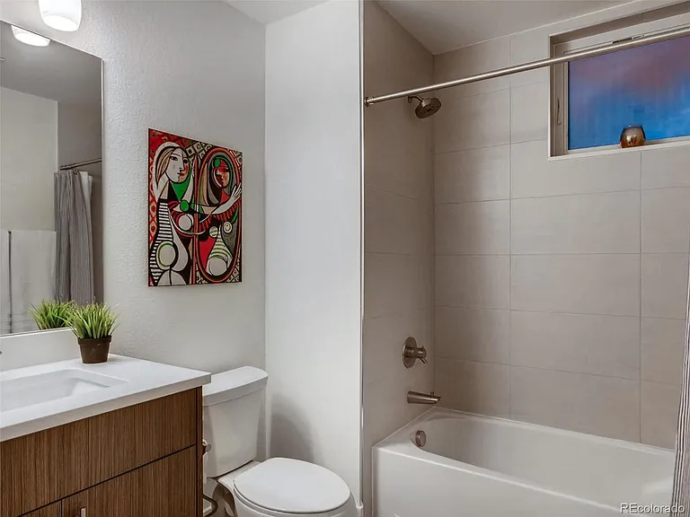 6739 E Lowry Blvd — Photo 19