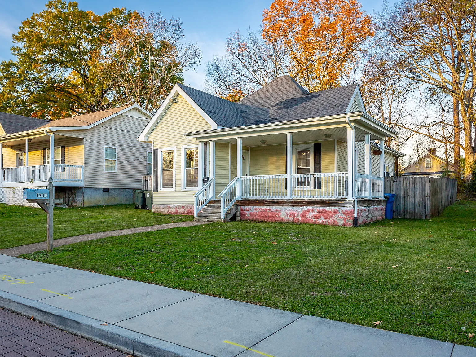 3 bed, 1337 sqft, $2,000 — Photo 2