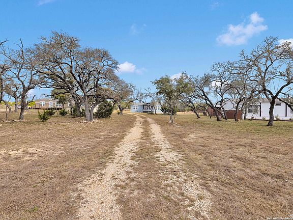 4th image of 419 Private Road 1505