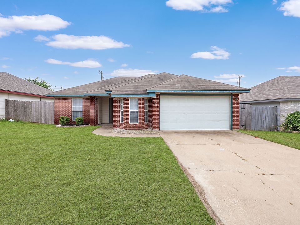 1st image of 3412 Crescent Dr