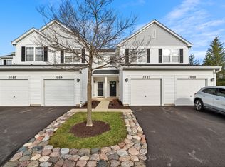 3082 Falling Waters Ln, Lindenhurst, IL 60046