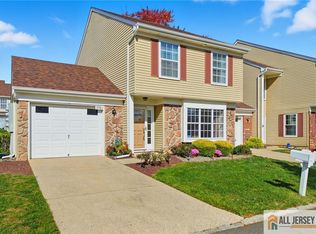 376 Stirling Dr, Monroe Township, NJ 08831