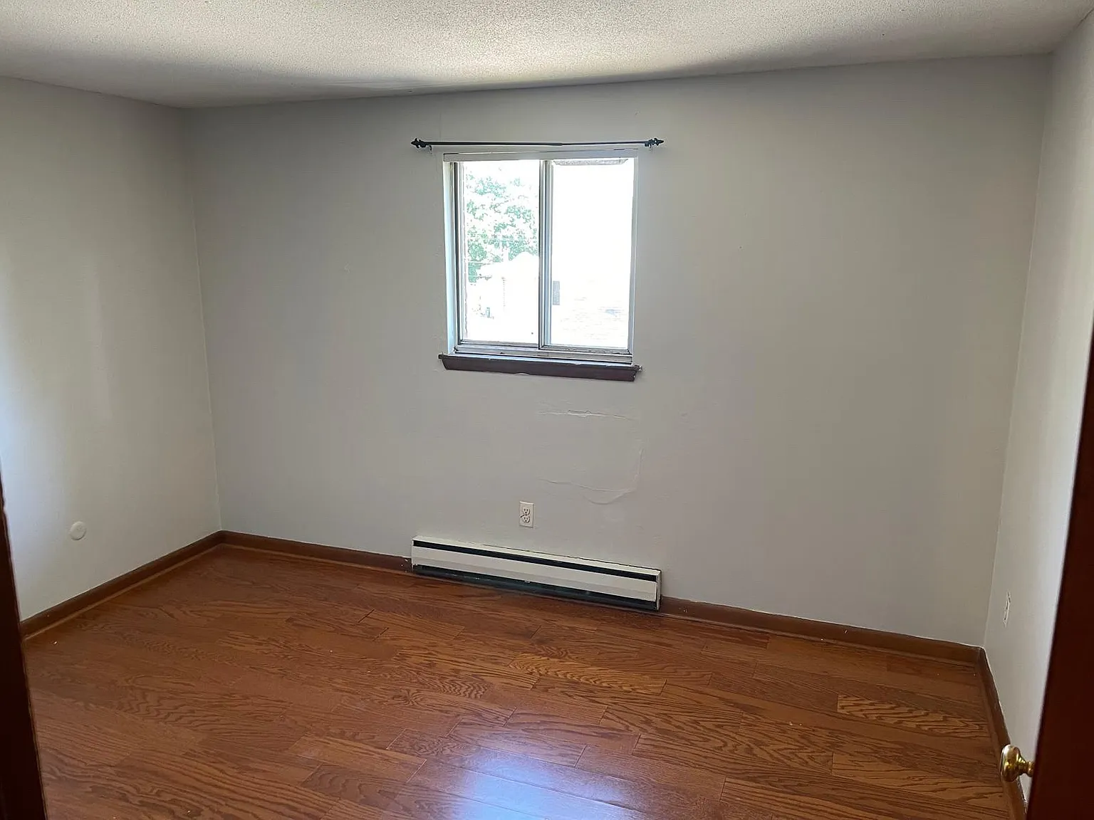 2 bed, 680 sqft, $2,400 — Photo 3