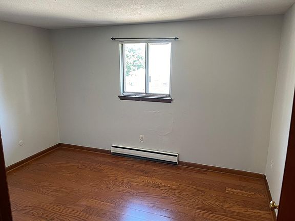 3rd image of 192 Bolton St