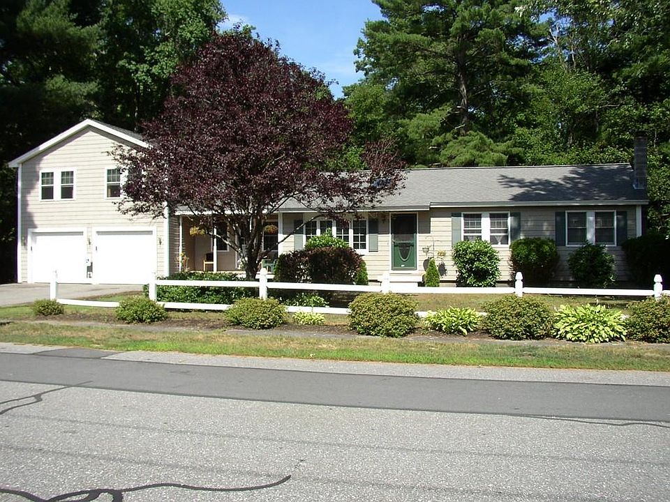 1st image of 30 Castlewood Dr