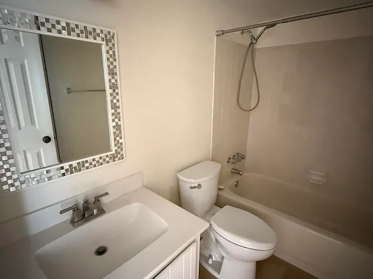 227 Walmar Grv — Photo 8