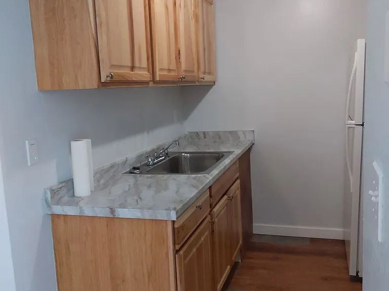 142 Jefferson St — Photo 33