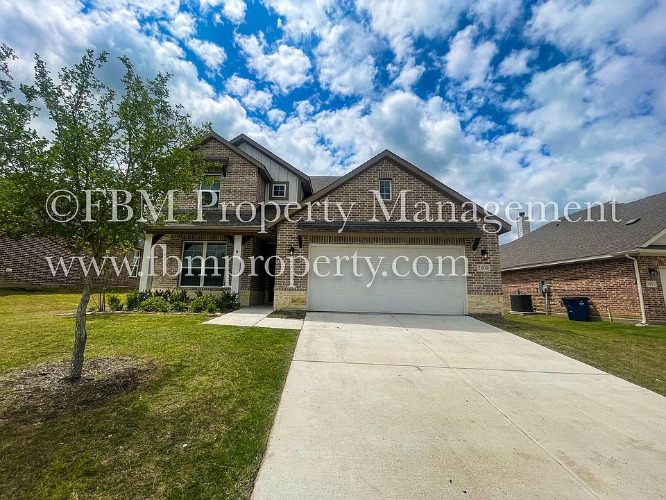 1st image of 2809 Saratoga Dr