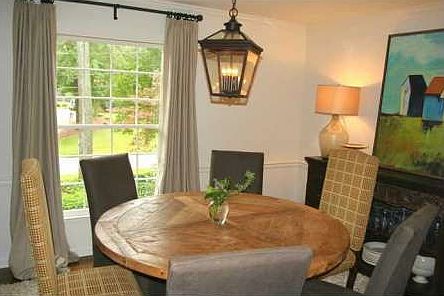 5th image of 215 Hollyridge Way