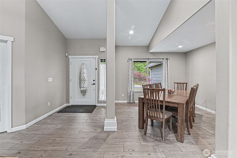 5th image of 8011 Countrywood Drive SE