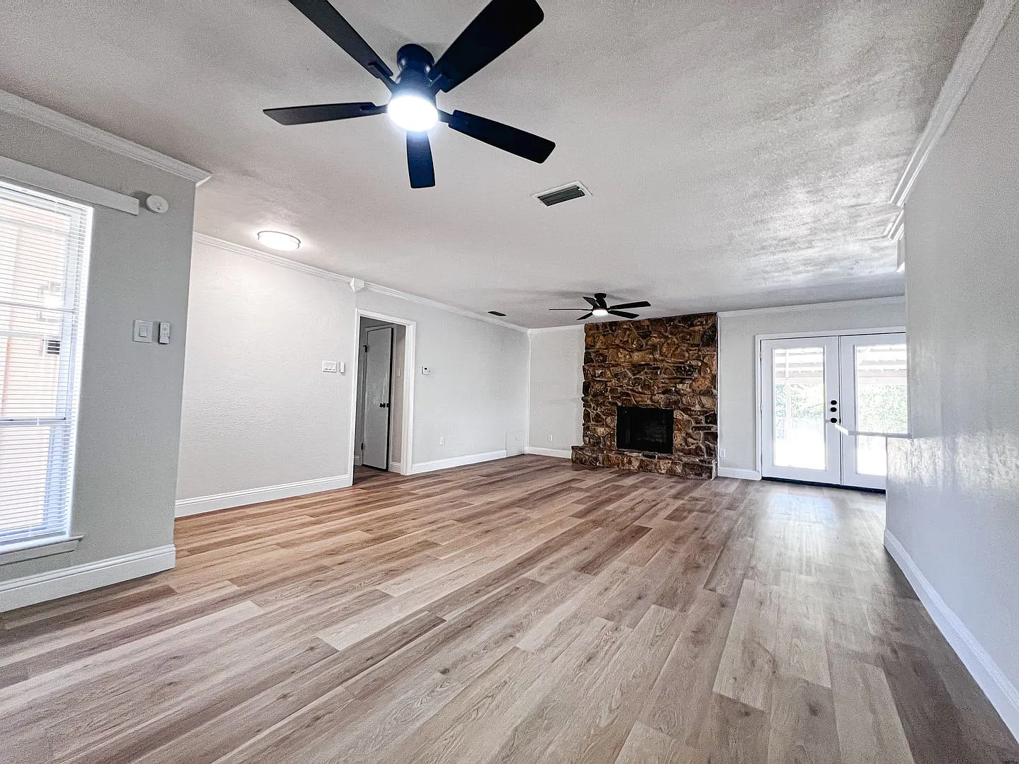 Remodeled with a huge backyard! — Photo 3