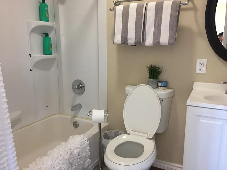 1931 Saint Lawrence Dr #IN-LAW STUDIO — Photo 7
