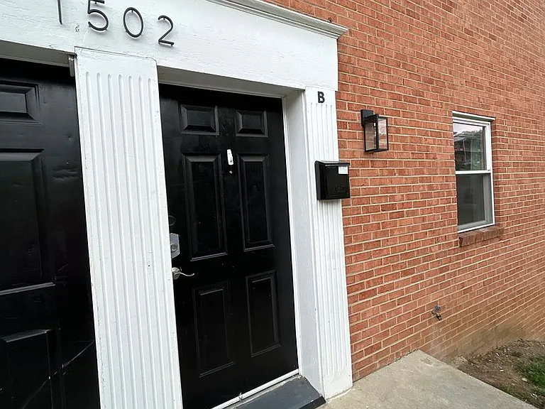 1502 Gilmer Ave NW — Photo 2