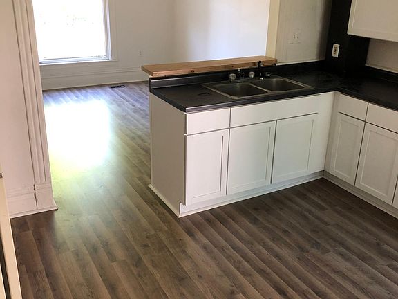4th image of 814 Eureka St