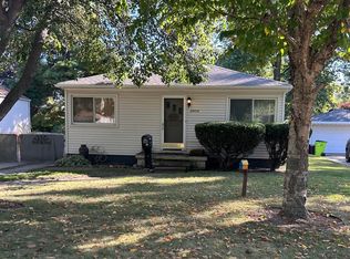 29715 Walnut St, Flat Rock, MI 48134